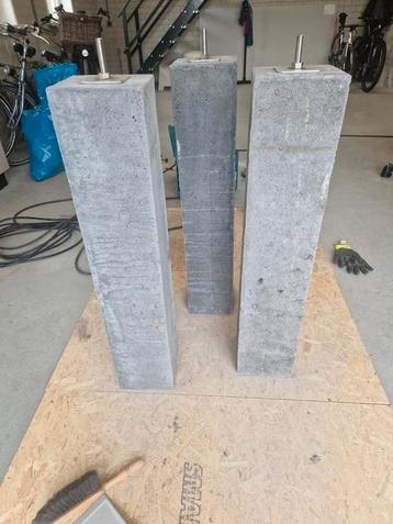 Poeren 20cm x20cm x1m (uniek!) beschikbaar voor biedingen