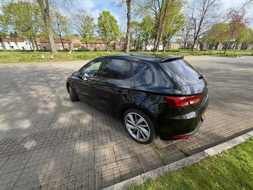 Seat Leon 1.8 TSI 132KW/180PK Dsg-7 2013 Zwart, Auto's, Seat, 1227 kg, 4 cilinders, Zwart, Bedrijf