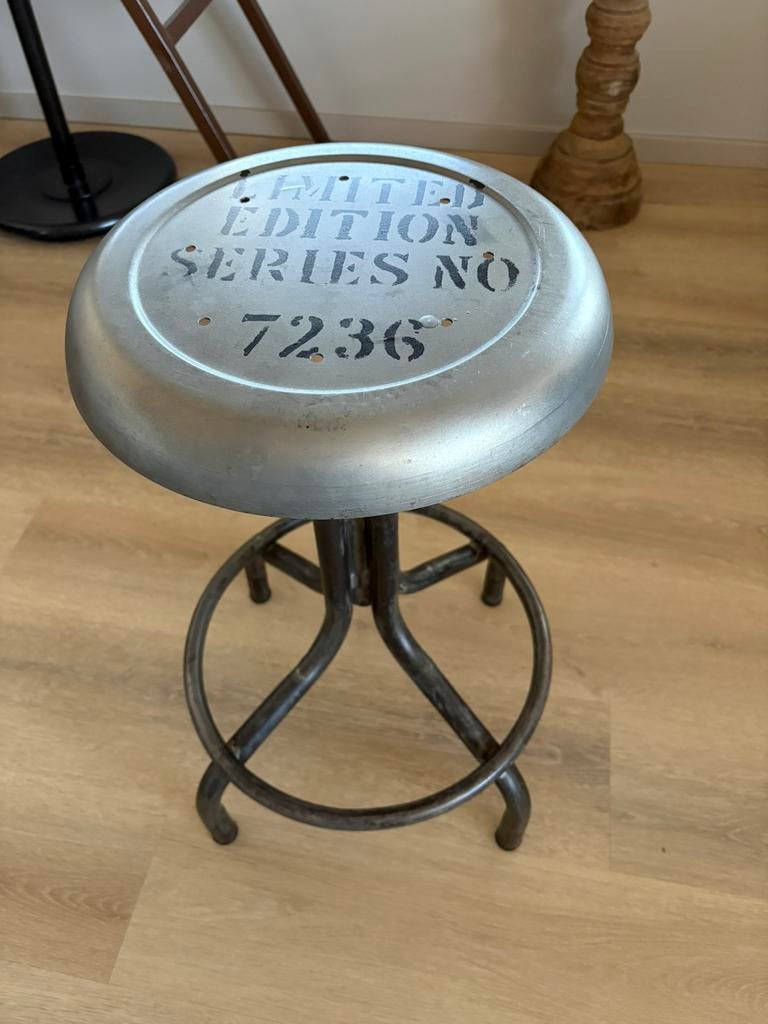 Industrieel krukje ijzer, Ophalen, In hoogte verstelbaar