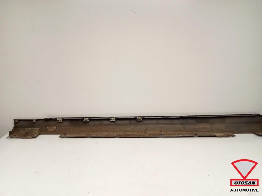 Mercedes C W204 Combi Side Skirt Rechts 792 Palladiumzilver, Gebruikt, Mercedes-Benz AG, Mercedes-Benz, Links