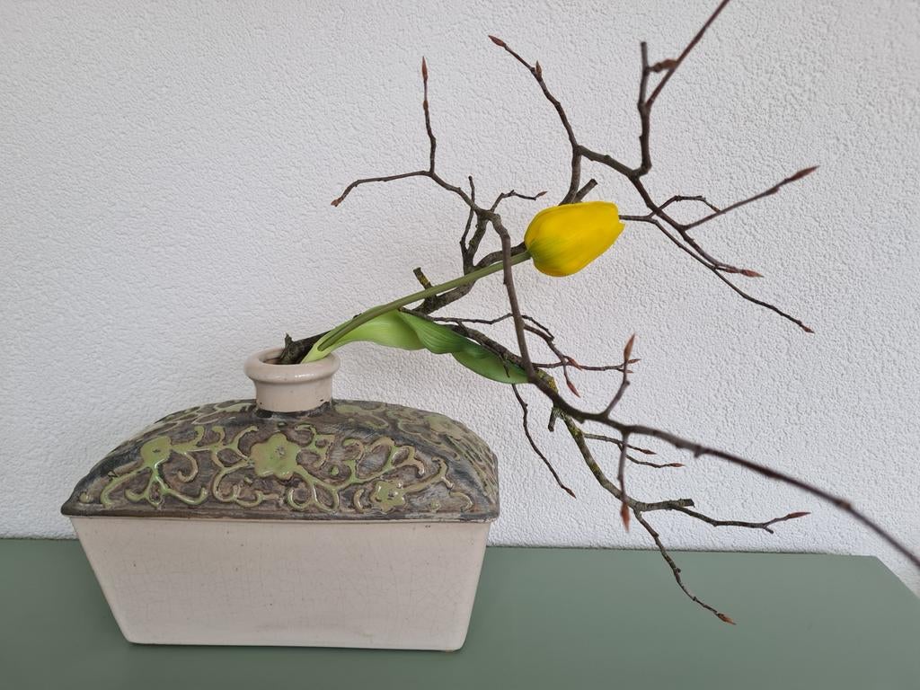 Vaasje met tulp (kunst) en takje, Ophalen