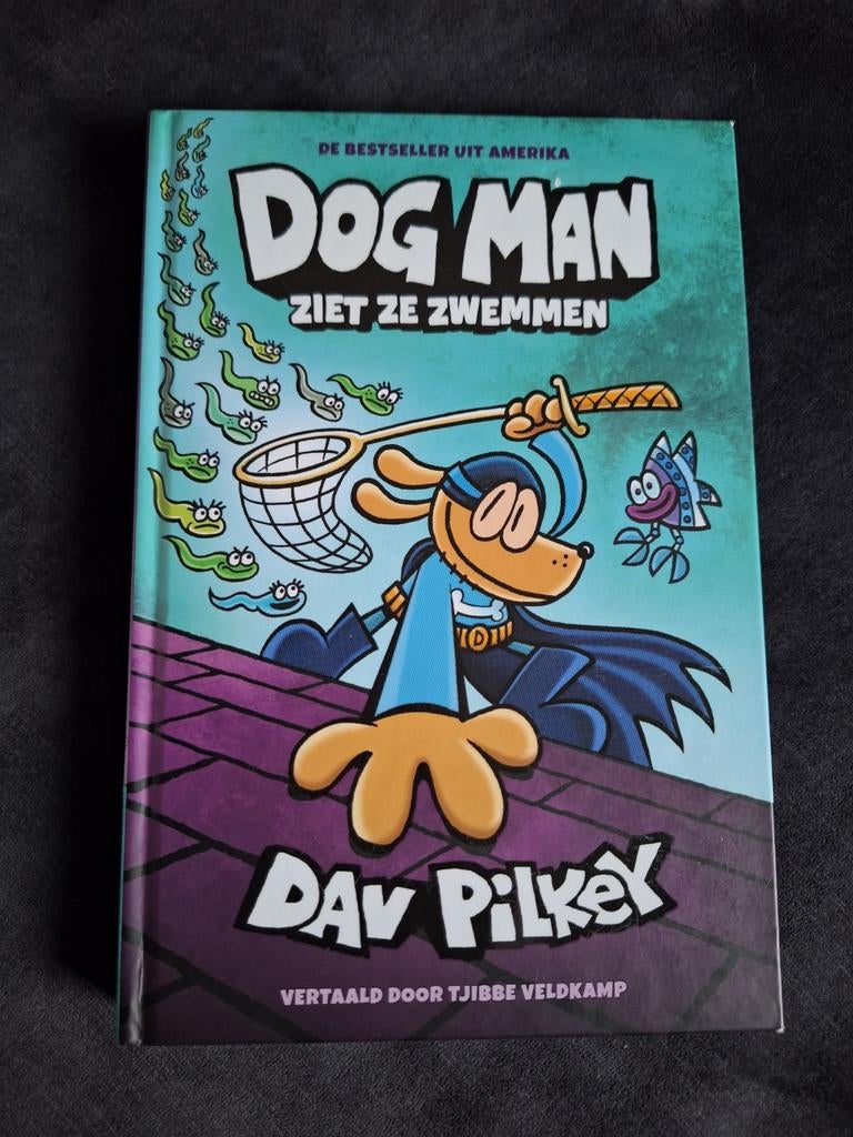 Dog Man: Ziet ze Zwemmen - Dav Pilkey, Ophalen of Verzenden, Zo goed als nieuw, Dav Pilkey, Fictie algemeen