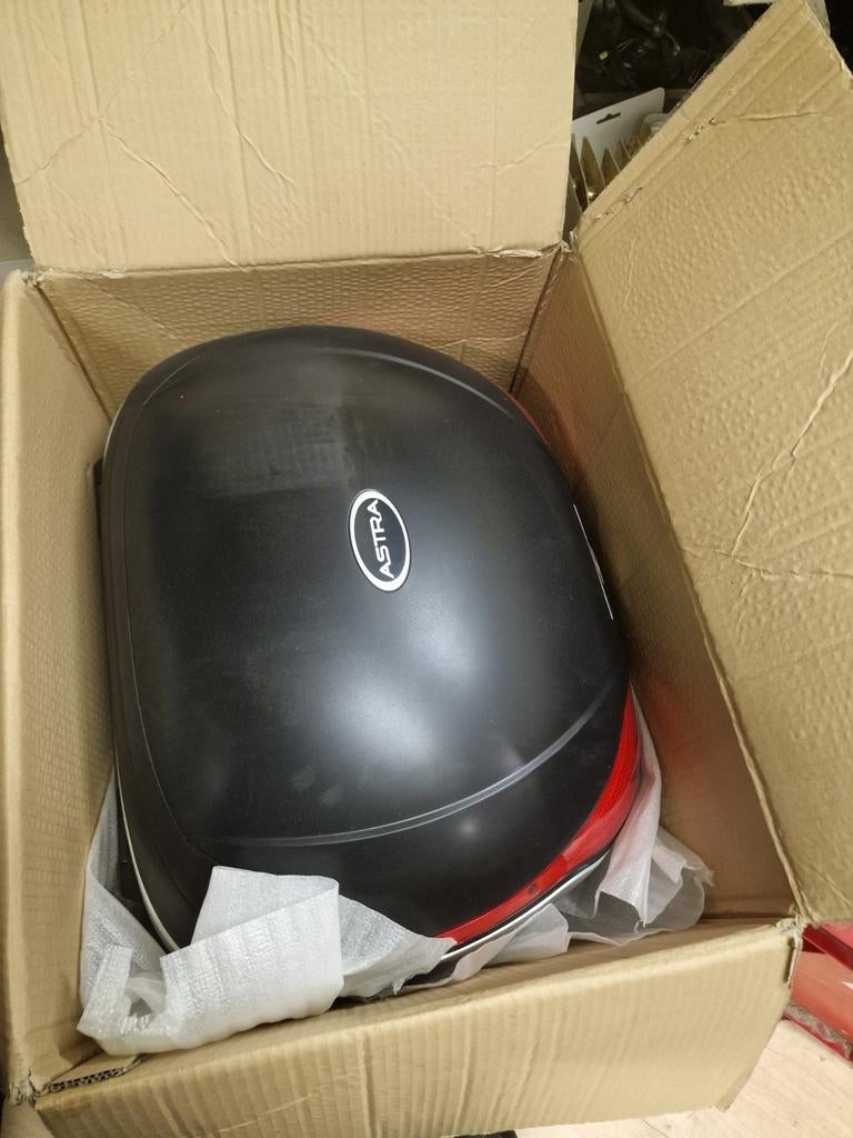 Nieuwe topkoffer, Ophalen, Nieuw