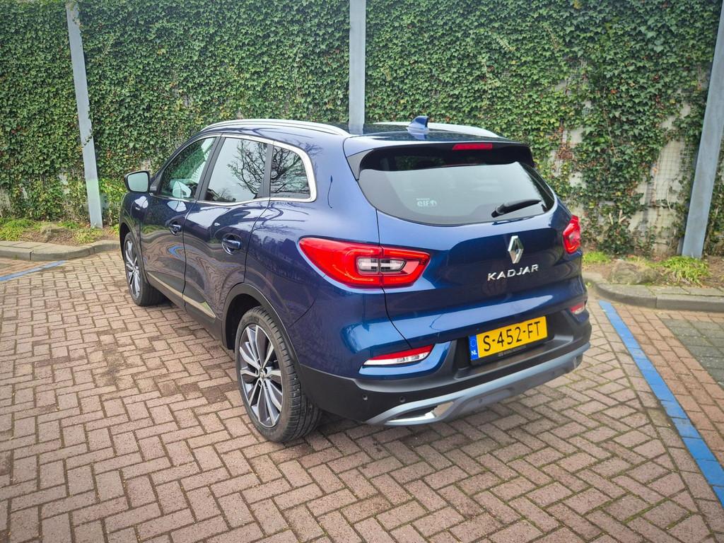 Renault Kadjar 1.3 TCe Intens Pano, trekhaak, Zomer en Winte, Auto's, Kadjar, Gebruikt, Euro 6, 715 kg