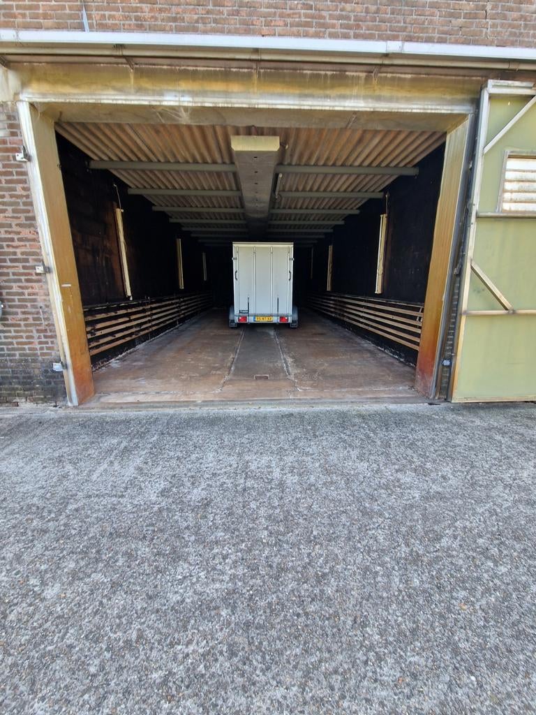 Ruime hal 135m2 te huur op afgesloten terrein in Velddriel, Huizen en Kamers, Garages en Parkeerplaatsen, Utrecht