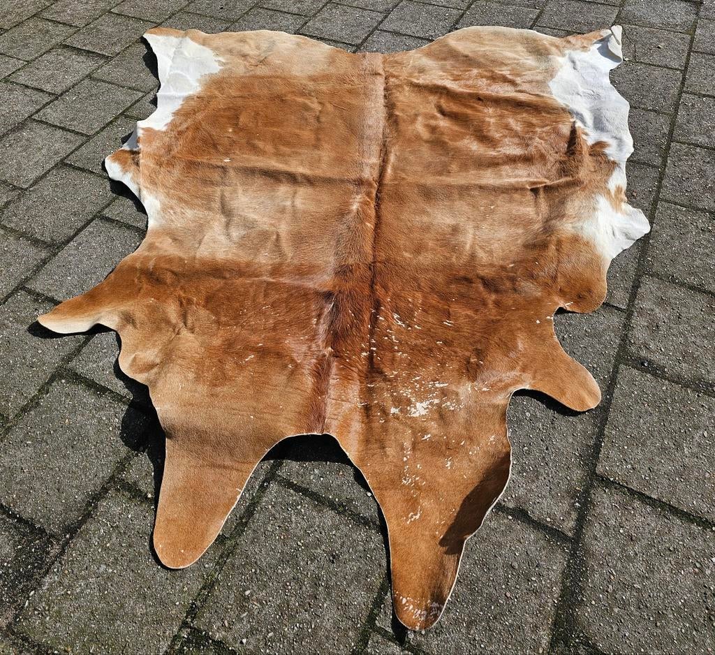 KOLDBY decoratief Koeienhuid, Huis en Inrichting, Stoffering | Tapijten en Kleden, Ophalen, Zo goed als nieuw, Bruin