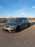 Volkswagen Golf 2.0 TSI R | AKRAPOVIC | LIMESTONE GREY| PANO, Auto's, Automaat, Zwart, 4 cilinders, 1984 cc