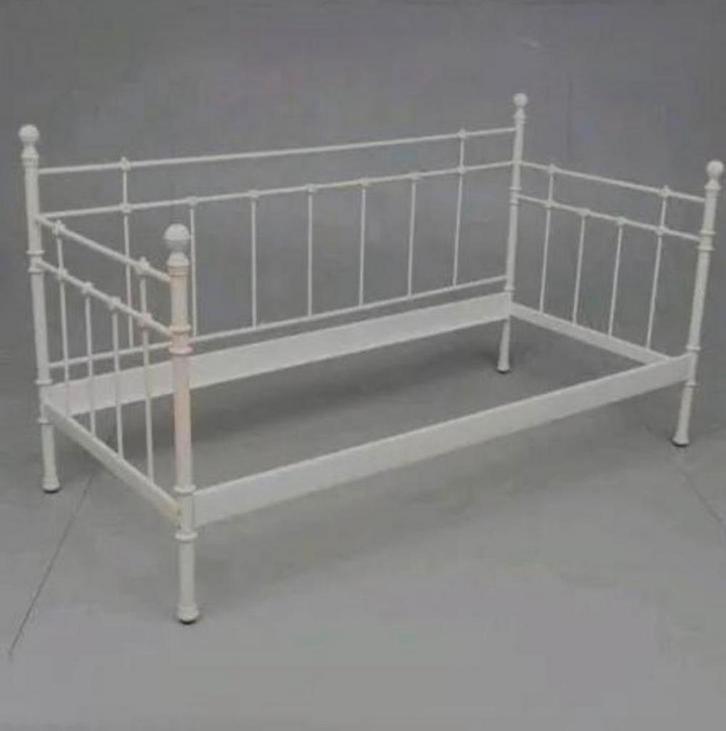 Meisjesbed 90x200 cm, Huis en Inrichting, Slaapkamer | Bedden, Gebruikt, Eenpersoons, 90 cm, 200 cm, Metaal, Wit, Ophalen