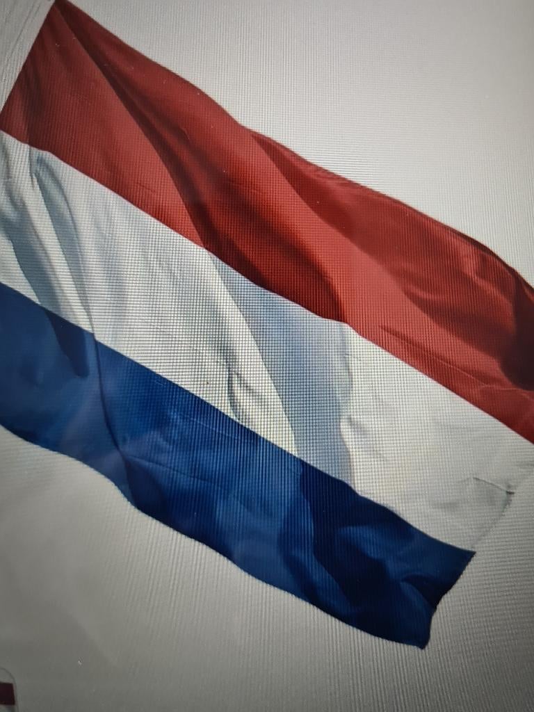Nederlandse vlag met vlaggenmast en muurhouder, Diversen, Ophalen, Zo goed als nieuw