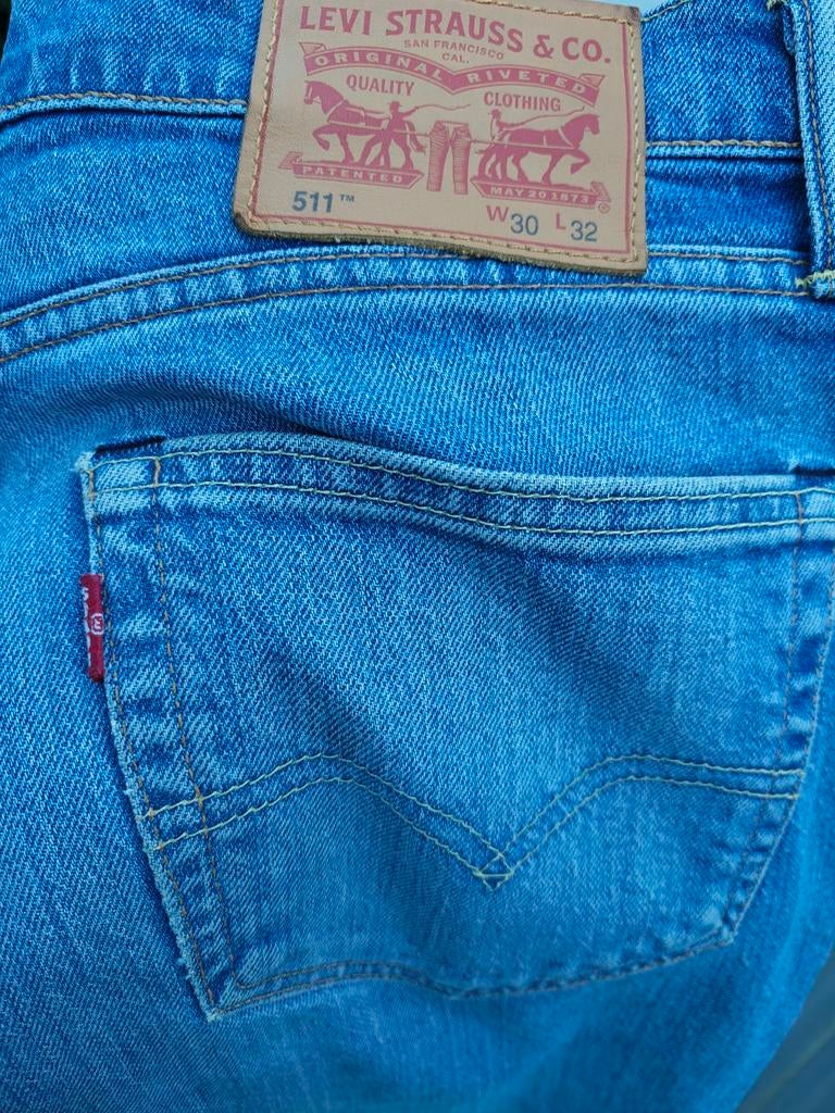 Levi's 511 jeans maat W30 L32 met scheuren, Ophalen of Verzenden, Gedragen, Blauw, Levi’s