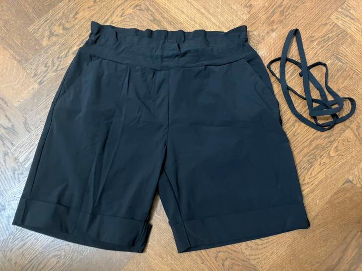 Studio Anneloes bermuda City L, Kleding | Dames, Broeken en Pantalons, Zo goed als nieuw, Zwart, Kort, Ophalen of Verzenden