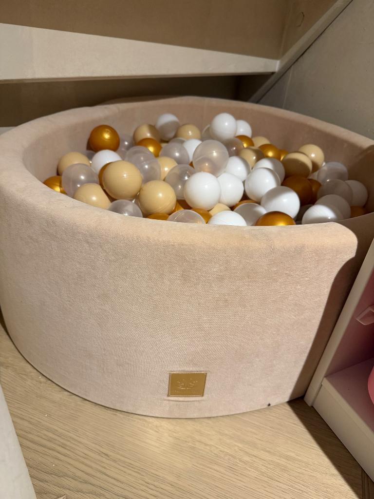 Meisjes ballenbak, Ophalen of Verzenden, Zo goed als nieuw, Roze, Overige materialen