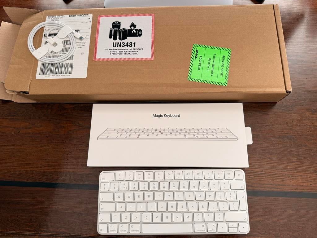 Apple Magic Keyboard - Nieuw in doos, Computers en Software, Toetsenborden, Ophalen of Verzenden, Qwerty, Nieuw, Draadloos