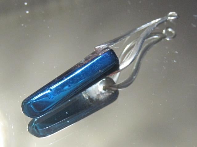 h. 2x aparte edelsteenhanger AZUUR AURA kristal (3), Overige voorstellingen, Verzenden, Zo goed als nieuw, Steen of Mineraal