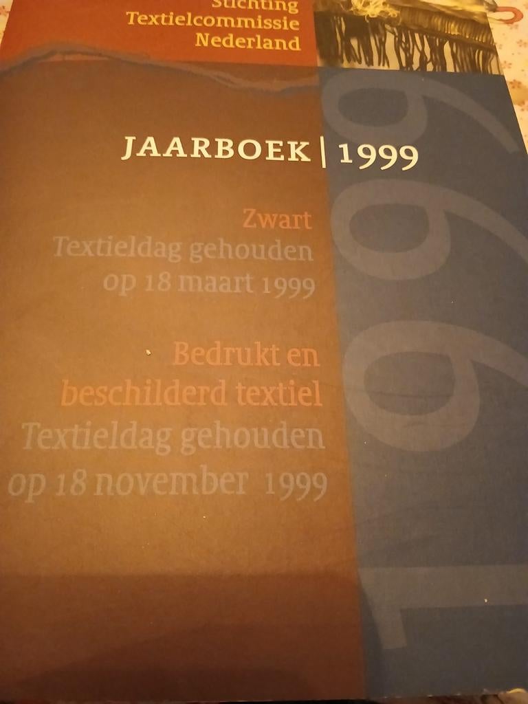 Jaarboek 1999 Stichting Textielcommissie Nederland, Ophalen of Verzenden, Zo goed als nieuw, Overige onderwerpen