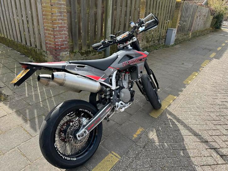 Husqvarna SMR510 Supermotard (2009), Motoren, Motoren | Husqvarna, Particulier, SuperMoto, meer dan 35 kW, 1 cilinder, Minimaal motorrijbewijs A2
