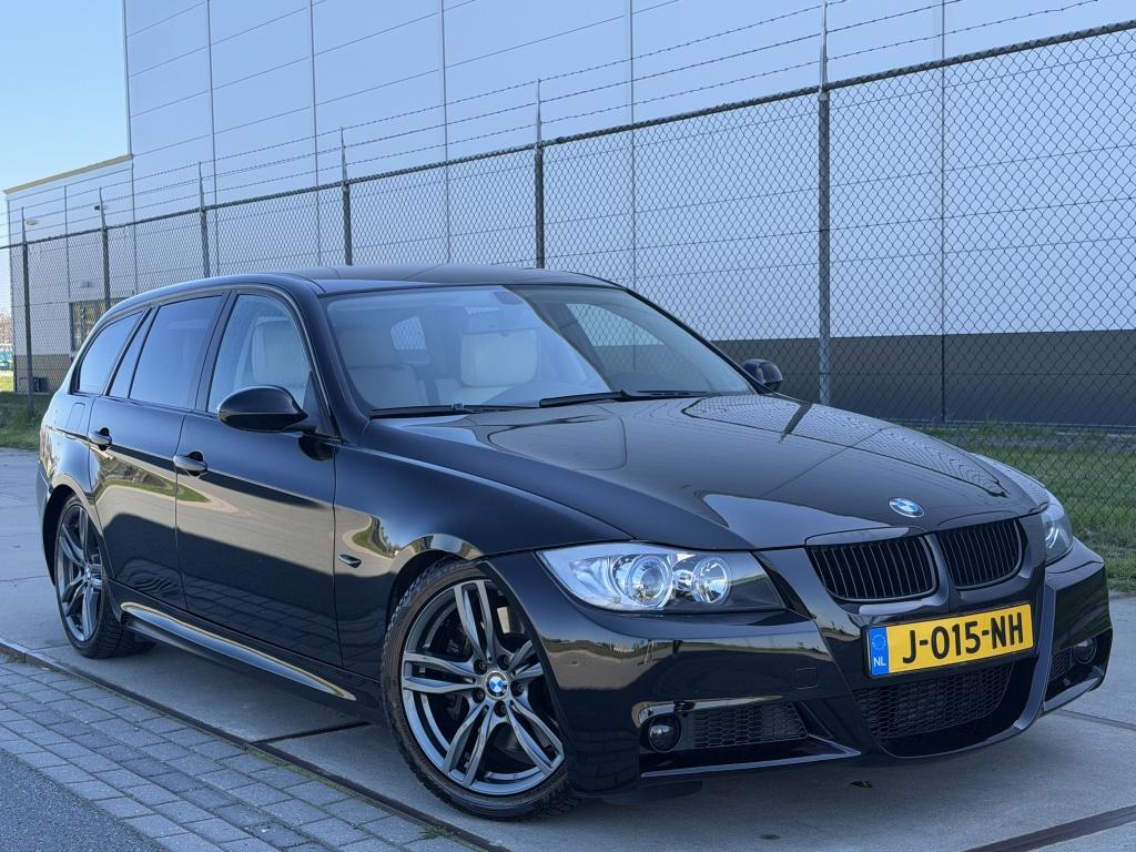 BMW 3 Serie Touring 335i 350PK+ M-Sport / Alcantara / M-Edit, Auto's, BMW, Automaat, Gebruikt, Zwart, 93 €/maand