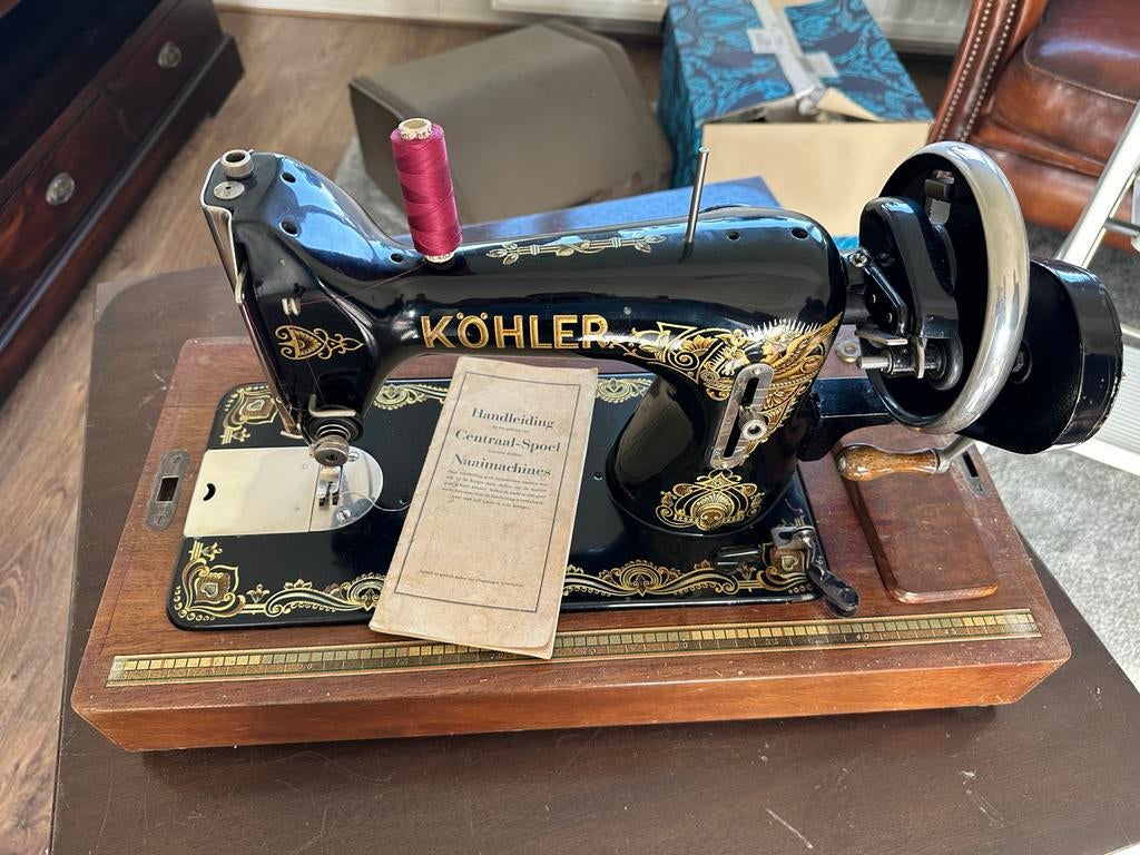 Vintage Köhler Naaimachine met Houten Koffer, Antiek en Kunst, Ophalen