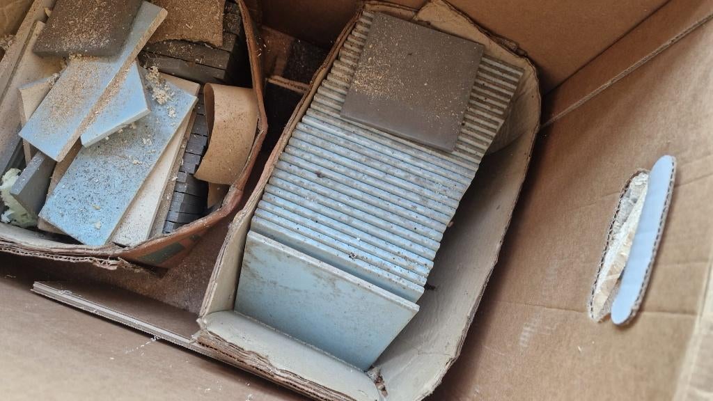 Jaren 70 tegeltjes mosa, Ophalen