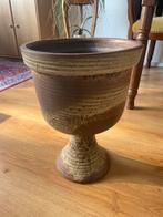 Bloempot op voet, Tuin en Terras, Bloempotten, Rond, Ophalen of Verzenden, Aardewerk, Minder dan 40 cm
