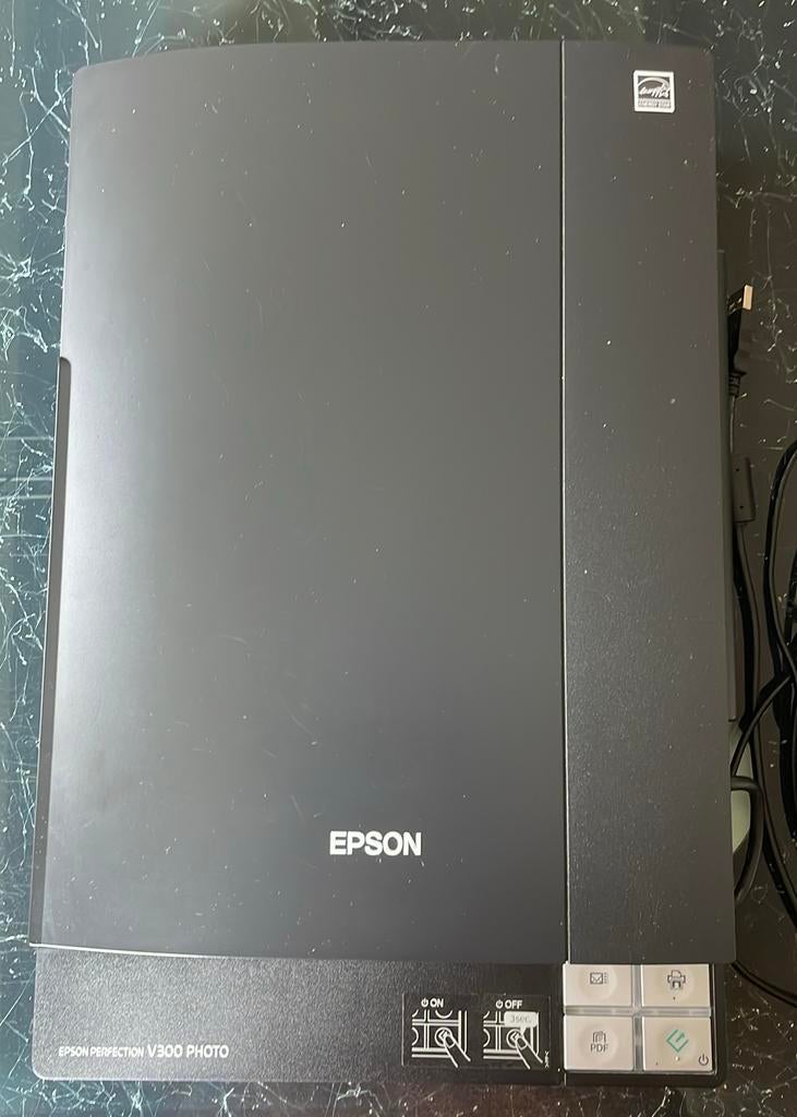 Epson V300 foto en diascanner, Ophalen, Zo goed als nieuw