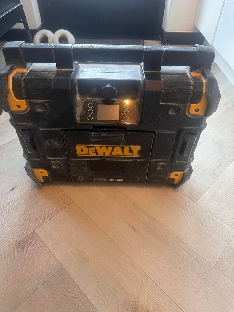 Dewalt tstak radio, Ophalen, Zo goed als nieuw