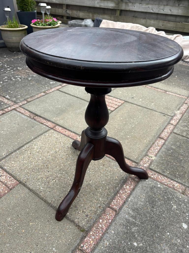 Ronde bijzet tafel, Ophalen
