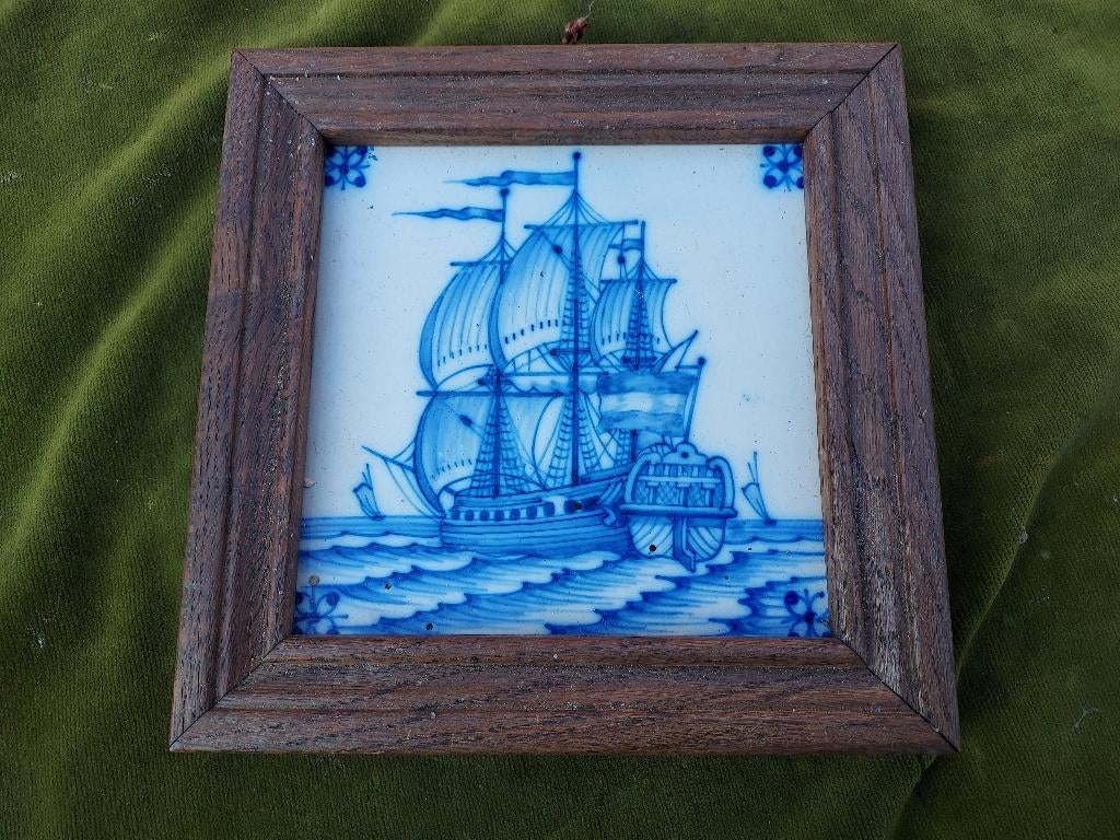 Delftsblauwe scheepstegel, ingelijste driemaster., Antiek en Kunst, Verzenden