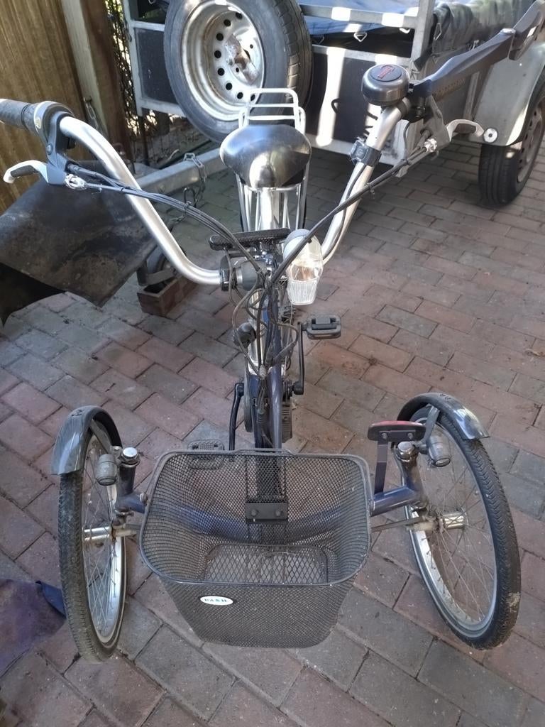 Electrische driewieler + fietsdrager voor achter de auto, Ophalen, Zo goed als nieuw