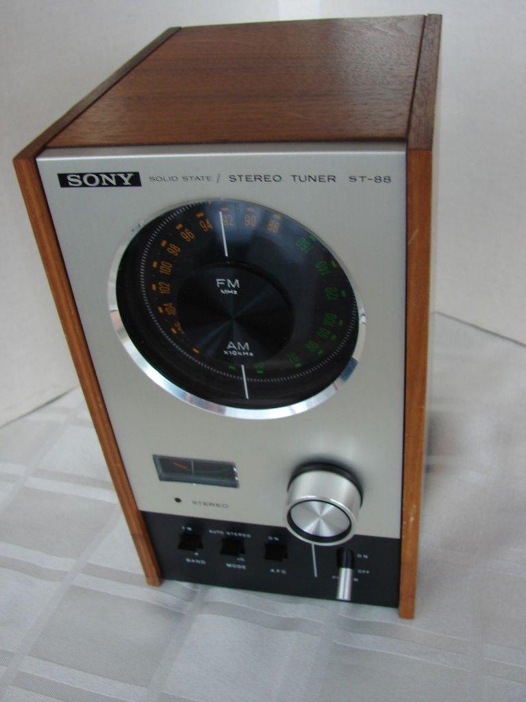 SONY ST88 FM/AM tuner, Ophalen of Verzenden, Zo goed als nieuw, Analoog