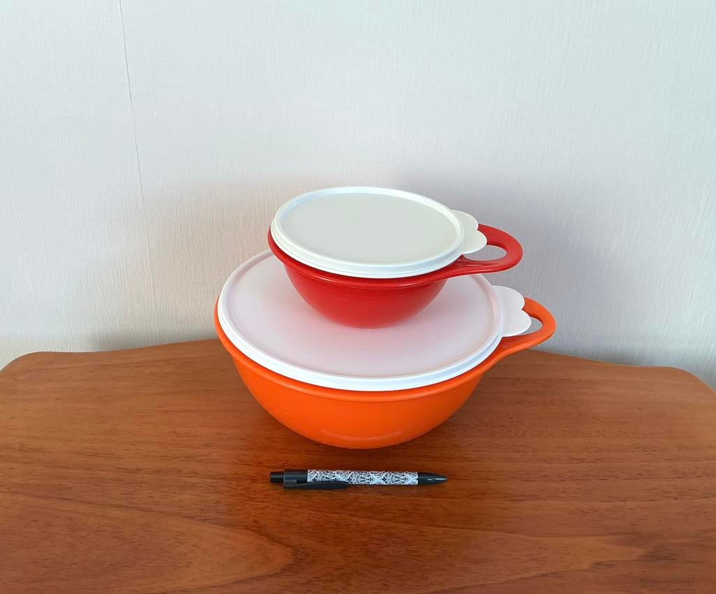 Tupperware 2 Superkommen Mengkommen 1 x 0.6 / 1 x 2.75 liter, Huis en Inrichting, Keuken | Tupperware, Bak of Kom, Oranje, Rood