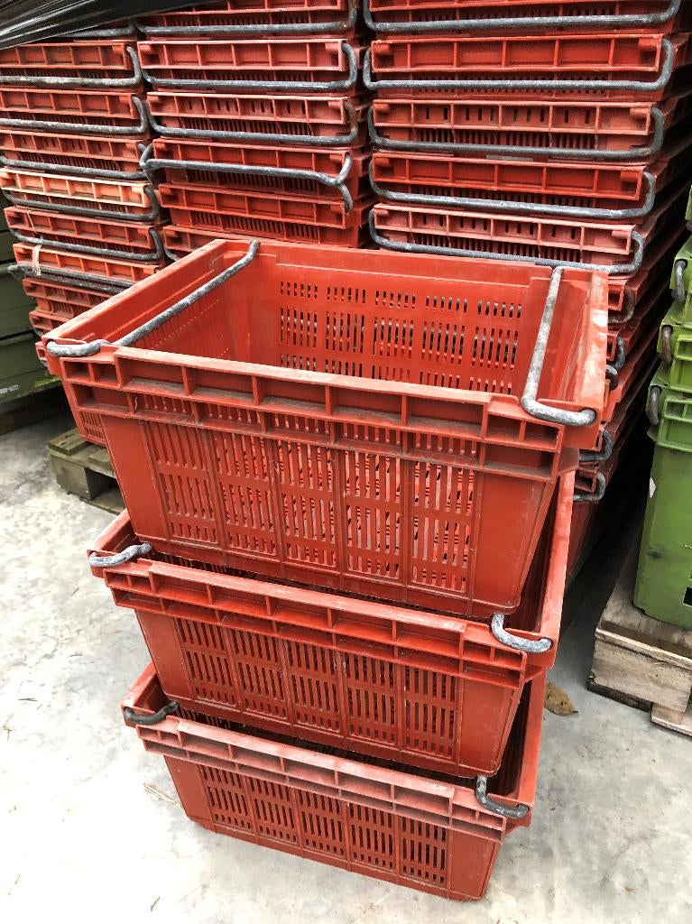 Gebruikte Curver kunststof beugelkisten - totaal 31 stuks, Ophalen, Gebruikt, 40 tot 60 cm, Curver