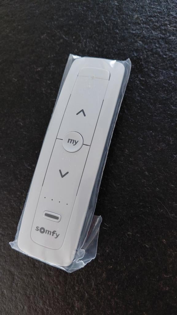 Nieuw - Somfy Situo 5 RTS Pure II NE afstandsbediening, Doe-het-zelf en Verbouw, Rolluiken, Ophalen of Verzenden