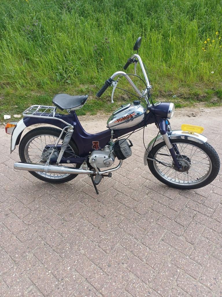 Tomos 4l, Maximaal 45 km/u, 49 cc, 4 versnellingen, Ophalen
