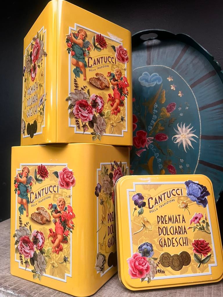 Koekjesblik koekjes blik bloemen engelen geel vintage oud, Verzamelen, Blikken, Ophalen of Verzenden, Zo goed als nieuw, Overige