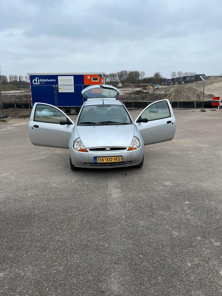 Ford Ka 1.3 I 44KW 2007 Grijs, Auto's, Ford, Particulier, Ka, Benzine, D, Hatchback, Handgeschakeld, Origineel Nederlands, Zilver of Grijs