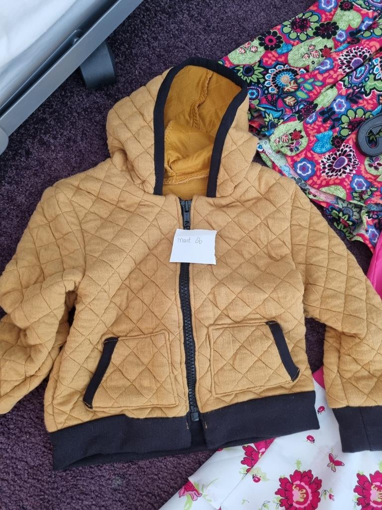 Jasje/vestje met capuchon maat 89, Kinderen en Baby's, Babykleding | Maat 80, Ophalen of Verzenden, Zo goed als nieuw, Jasje