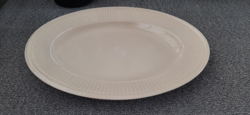 Te koop platte schaal wedgwood edme plain, Ophalen of Verzenden, Wedgwood, Aardewerk, Schaal of Schalen