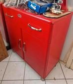 Malibu Retro Rode Kast - Uniek Design, Ophalen, Gebruikt