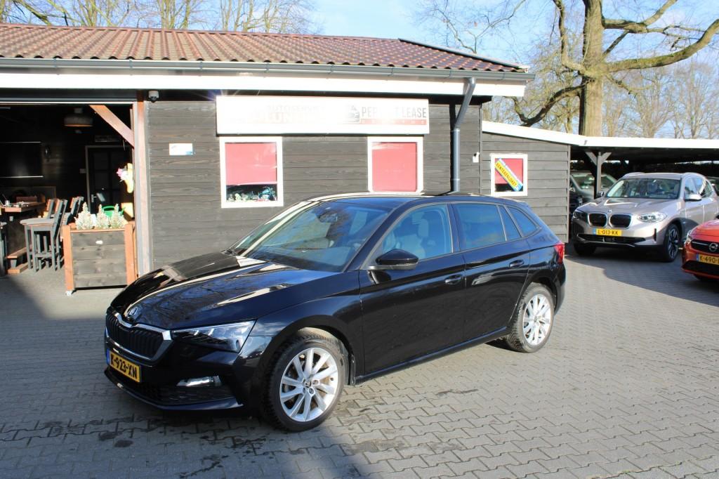 Skoda SCALA 1.0 TSI Sport business - virtual cockpit - Carpl, Scala, 610 kg, Origineel Nederlands, Handgeschakeld