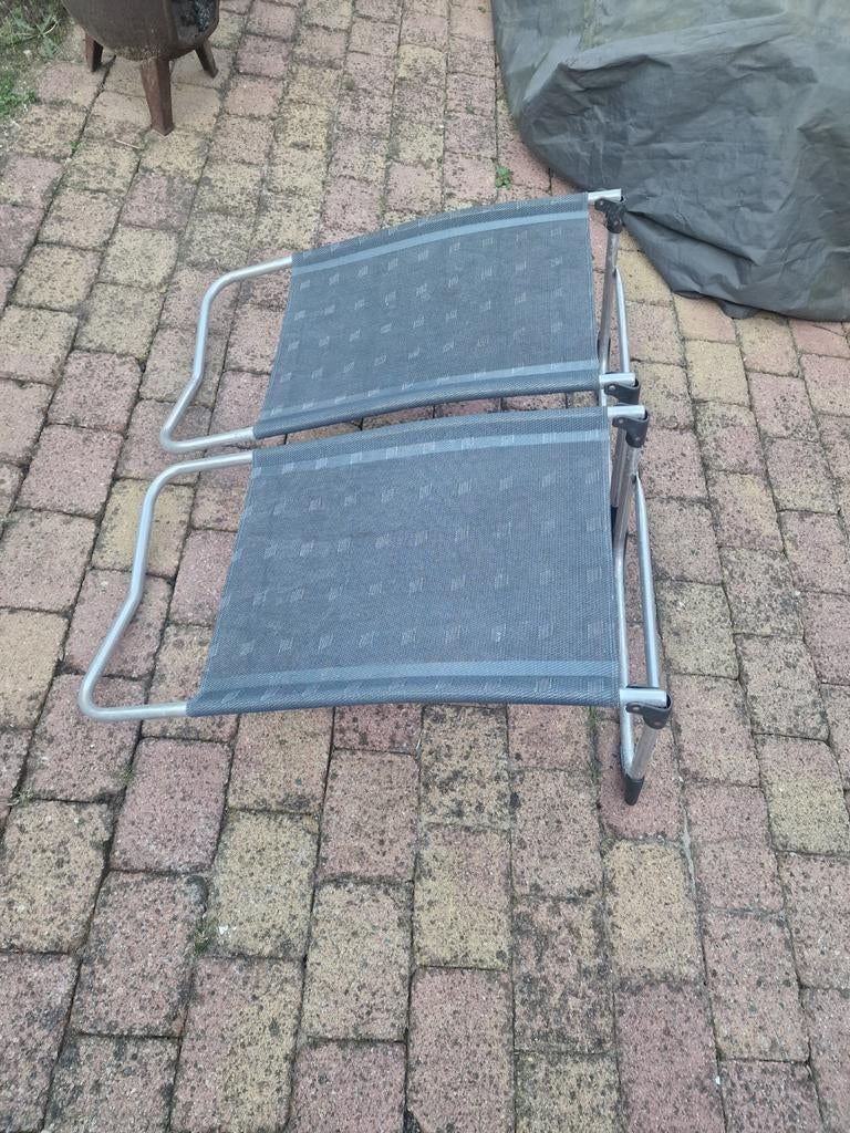 2 Dukdalf voetenbankjes - Gebruikt, 1 met scheur, Caravans en Kamperen, Ophalen, Gebruikt, Campingstoel