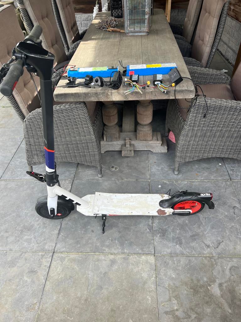 Aprilia elektrische step (onderdelen), Fietsen en Brommers, Steps, Ophalen of Verzenden, Gebruikt, Elektrische step (E-scooter)