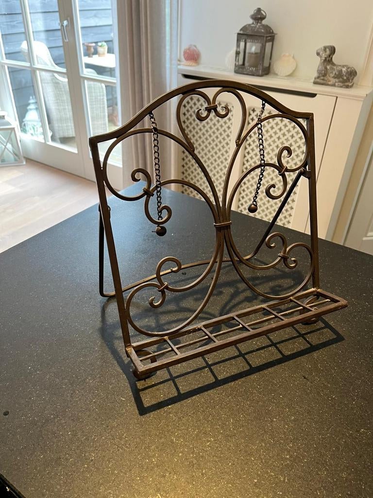 Brocante (kookboek) houder, Ophalen