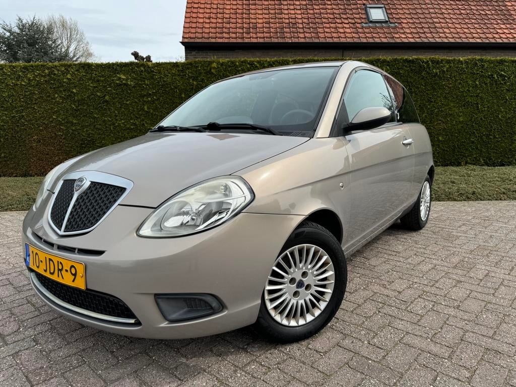 Lancia Ypsilon 1.2 NWE APK-Nieuwe Distri. Riem, Auto's, Lancia, Voorwielaandrijving, Stof, 400 kg, Beige