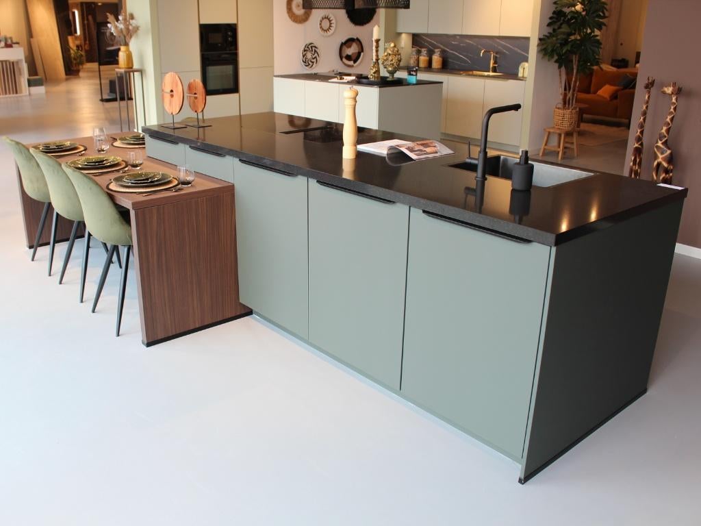 PU23 Moderne high-end keuken met eiland en zitgedeelte, Huis en Inrichting, Keuken | Complete keukens, Ophalen, Nobilia-Werke J. Stickling GmbH & Co. KG
