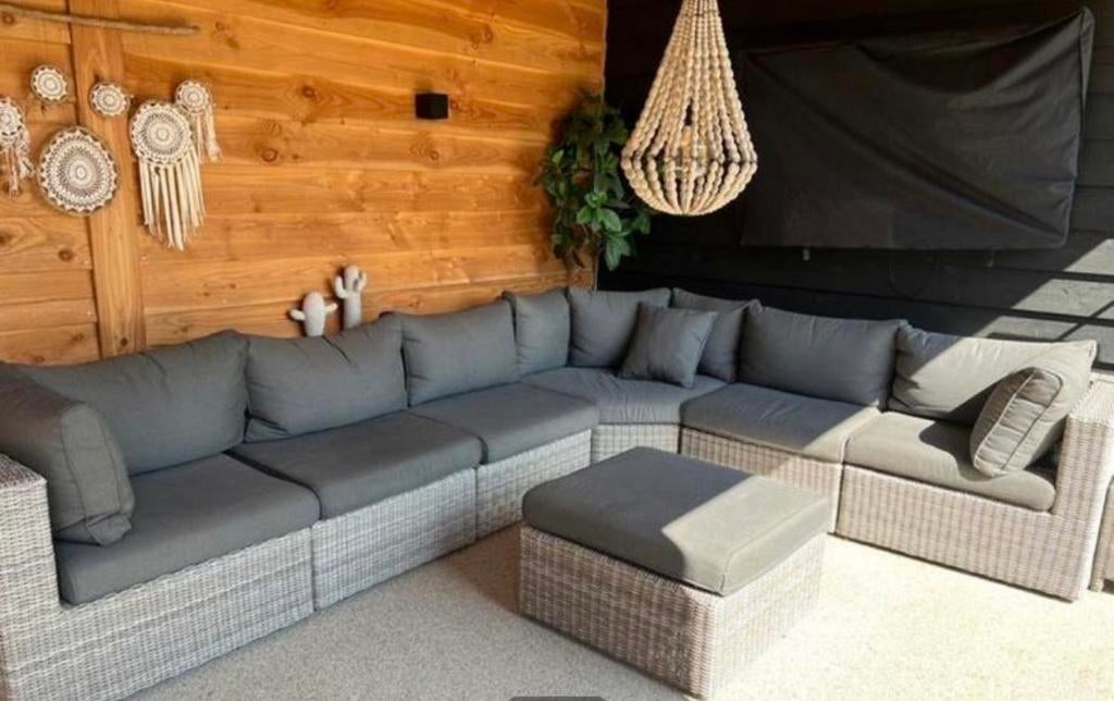 Grote hoekbank met tafel (hocker) en bijzettafeltje, Tuin en Terras, Tuinsets en Loungesets, Ophalen, Gebruikt, Meer dan 8 zitplaatsen