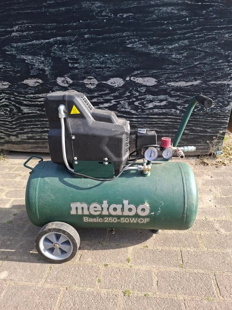 Metabo Basic 250-50 W OF Compressor - Zo goed als nieuw, Ophalen