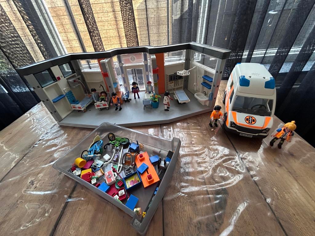 Playmobil Ziekenhuis met Ambulance en Extra's, Kinderen en Baby's, Speelgoed | Playmobil, Gebruikt, Complete set, Ophalen of Verzenden