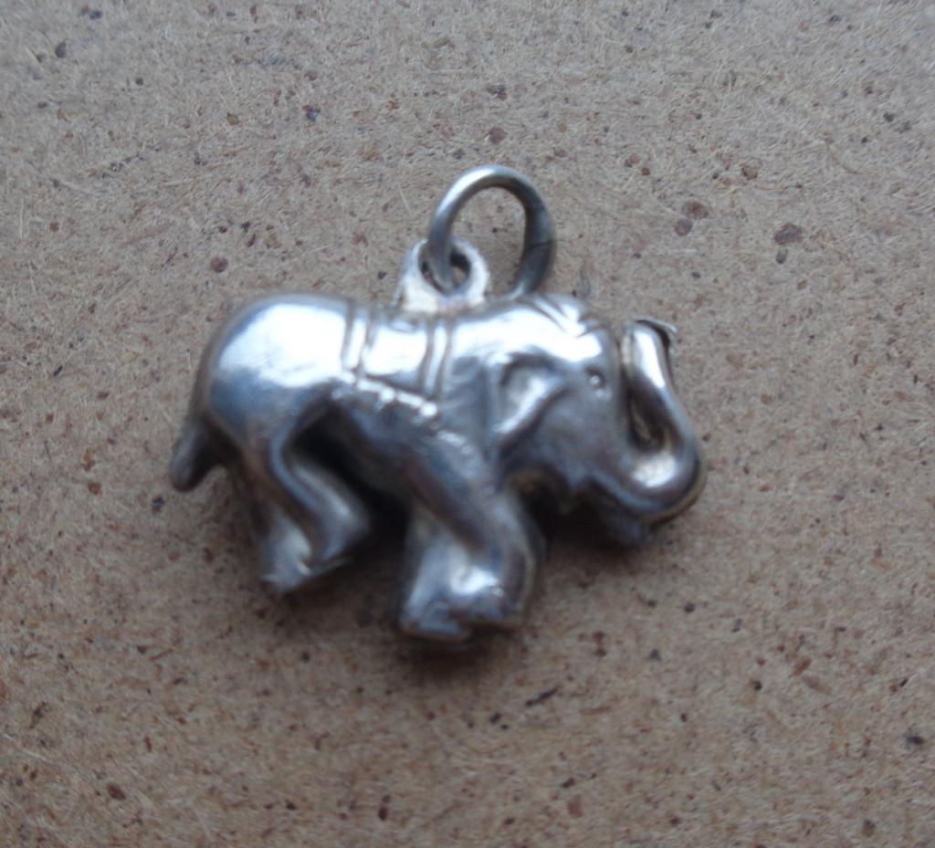 zilveren vintage bedel olifant [756], Overige merken, Verzenden, Zo goed als nieuw, 1 bedel