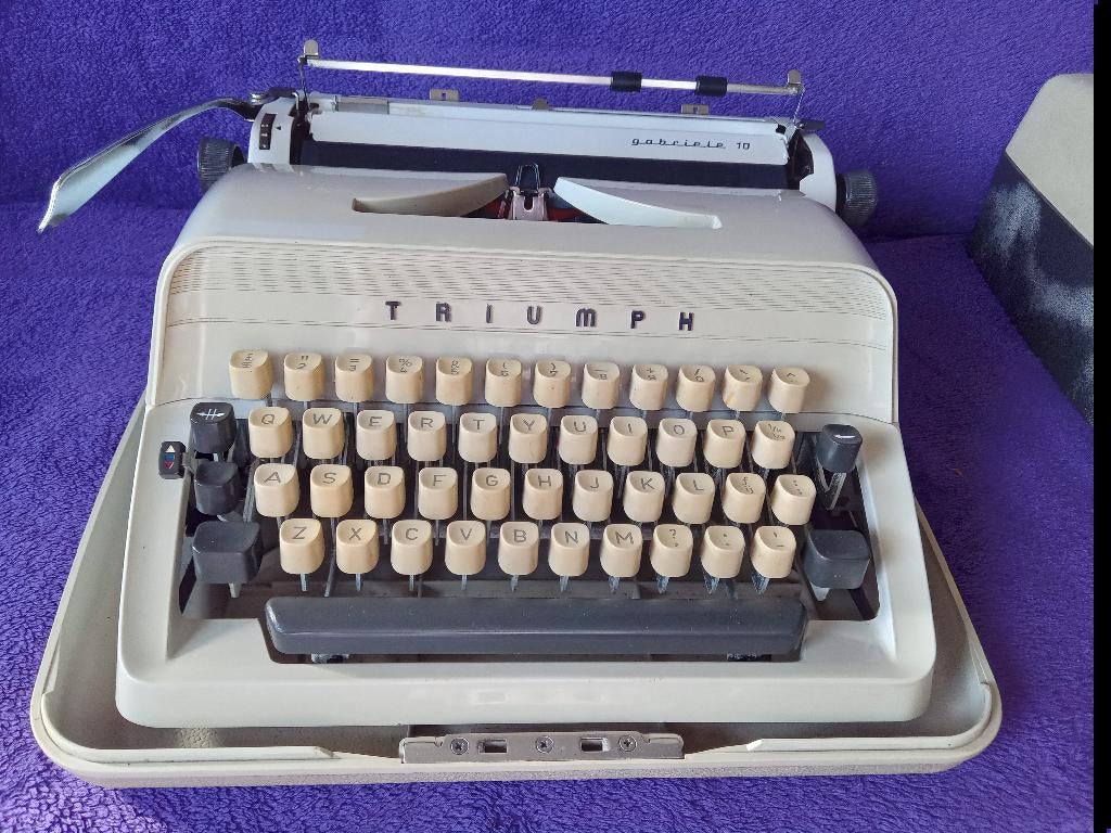 Triumph Gabriele 10, Diversen, Typemachines, Ophalen of Verzenden, Gebruikt